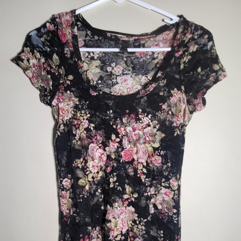 BKE Medium Floral Blouse
